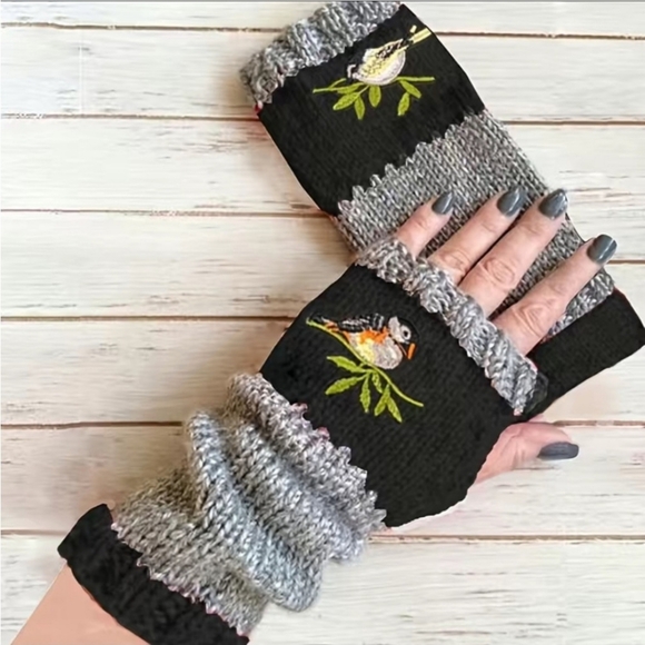 Unsigned Accessories - Fingerless Gloves Thumb Holes Black &  Gray Grey Embroidered Birds Mittens NEW